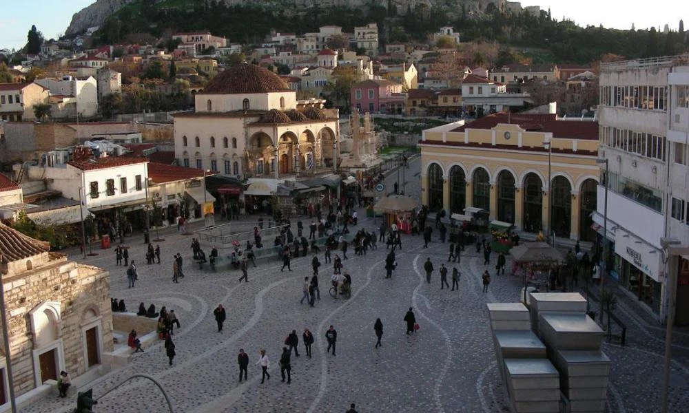 Συνελήφθη 16χρονος στο Μοναστηράκι που παρενοχλούσε ανήλικες - Αναζητείται ακόμη ένα άτομο
